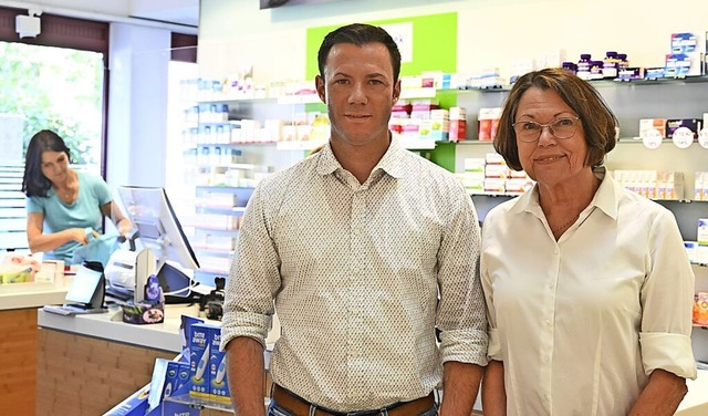 Felix Schulz hat die Apotheke am Schil...m von Claude-Annette Weil bernommen.   | Foto: Volker Mnch