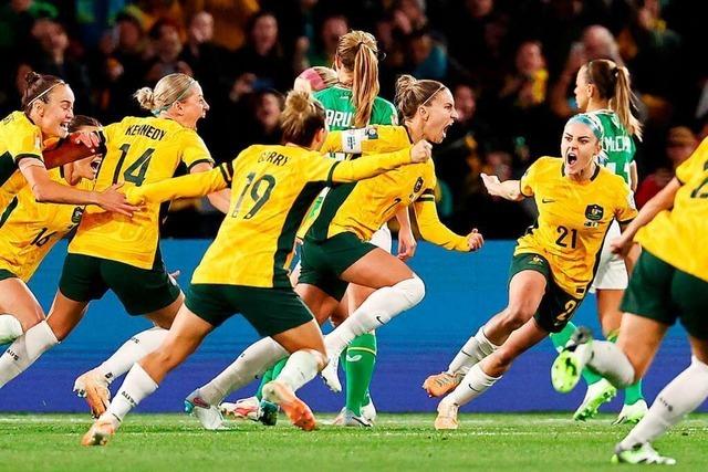 Die WM-Gastgeber Australien und Neuseeland gewinnen ihre Auftaktspiele