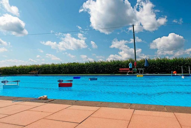 Einige Objekte sind bei den Proben zum...hte&#8220; im Freibad Kappel zu sehen.  | Foto: Leon Hsl