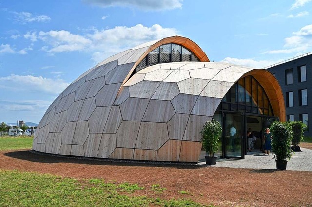 Wissenschaftler der Unis Freiburg und ... prsentierten den Pavillon am Montag.  | Foto: Thomas Kunz