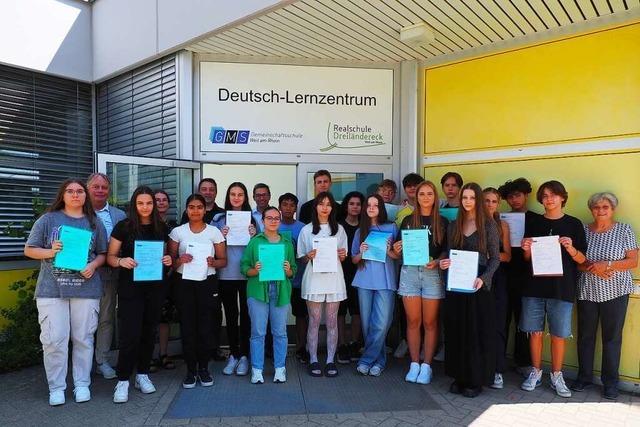 19 Kinder und Jugendliche haben mit Feuereifer Deutsch gelernt