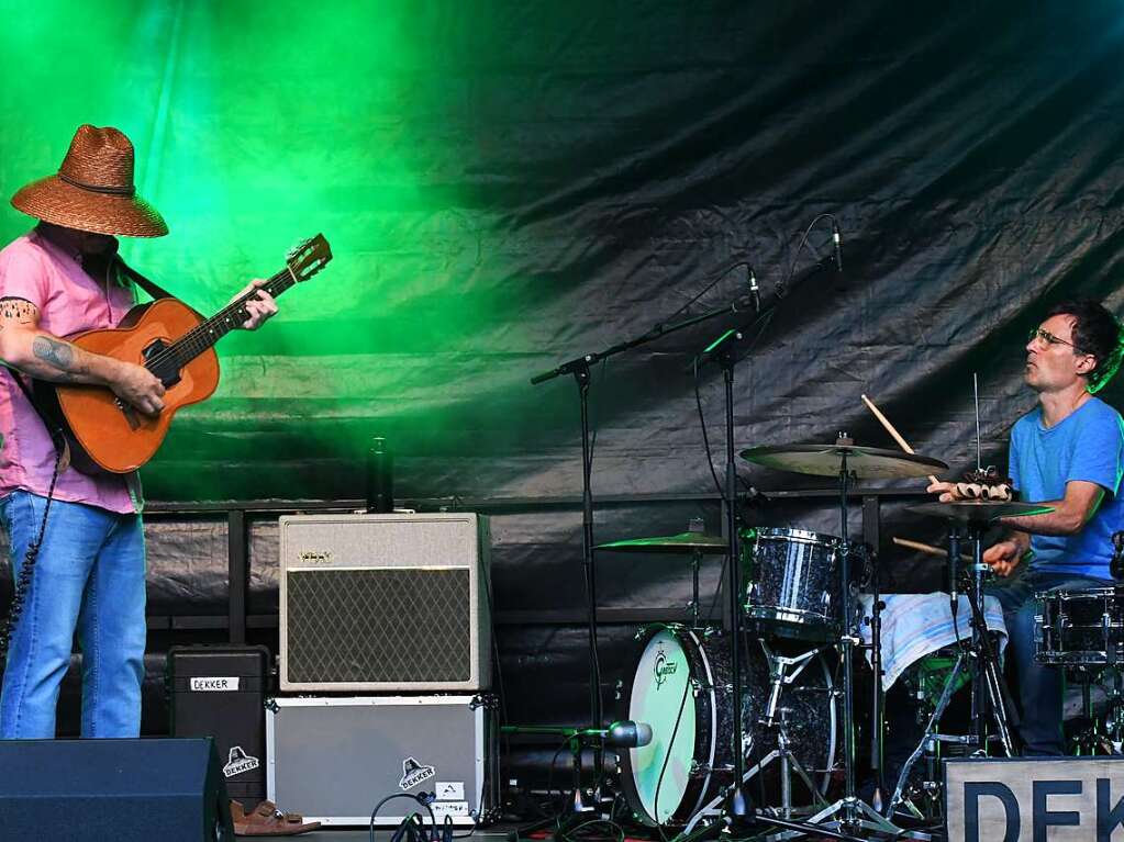 Dekker und Lost in Lona bei Stimmen im Wenkenpark Riehen.