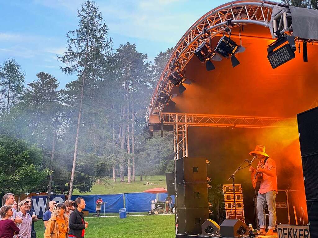 Dekker und Lost in Lona bei Stimmen im Wenkenpark Riehen.