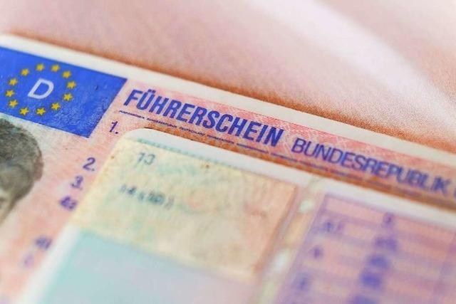 Freiburger Polizei stoppt jugendlichen Rollerfahrer ohne Führerschein