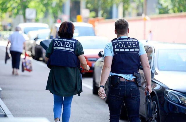 Die Polizei ermittelt auf Hochtouren im Gewaltdelikt von Herdern.  | Foto: Ingo Schneider