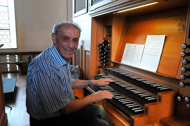 Organist seit 75 Jahren mit Leib und S...Spieltisch der Merdingen Kirchenorgel.  | Foto: Sebastian Ehret