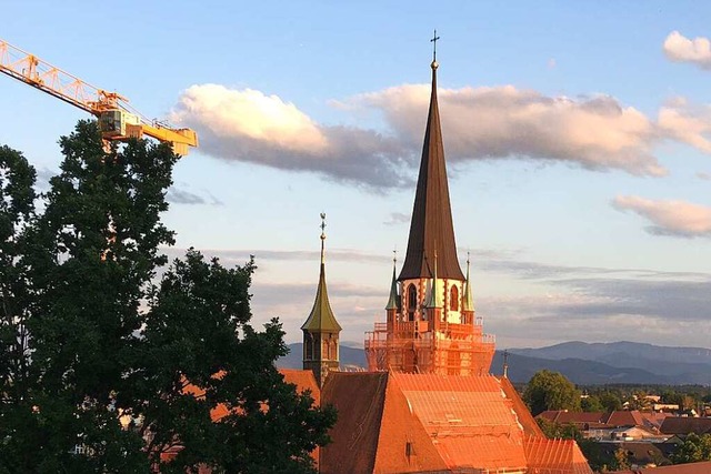 Das  Dach der Bonifatiuskirche wird derzeit neu eingedeckt.  | Foto: Karl-Friedrich Jundt-Schttle