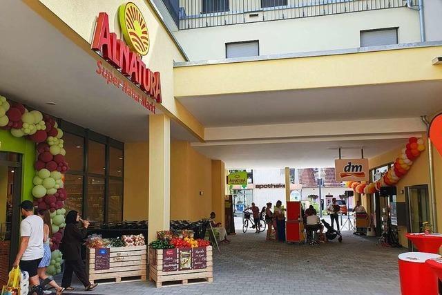 Kleine Shoppingmall zweier Rivalen: In Neuenburg haben Alnatura und eine weitere DM-Filiale erffnet