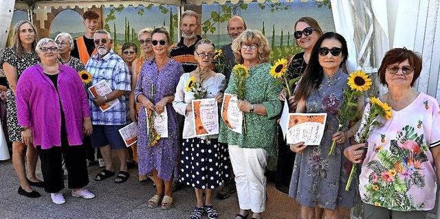 Die langjhrigen Ehrenamtlichen beim Sommerfest der Lahrer Tafel  | Foto: bbur