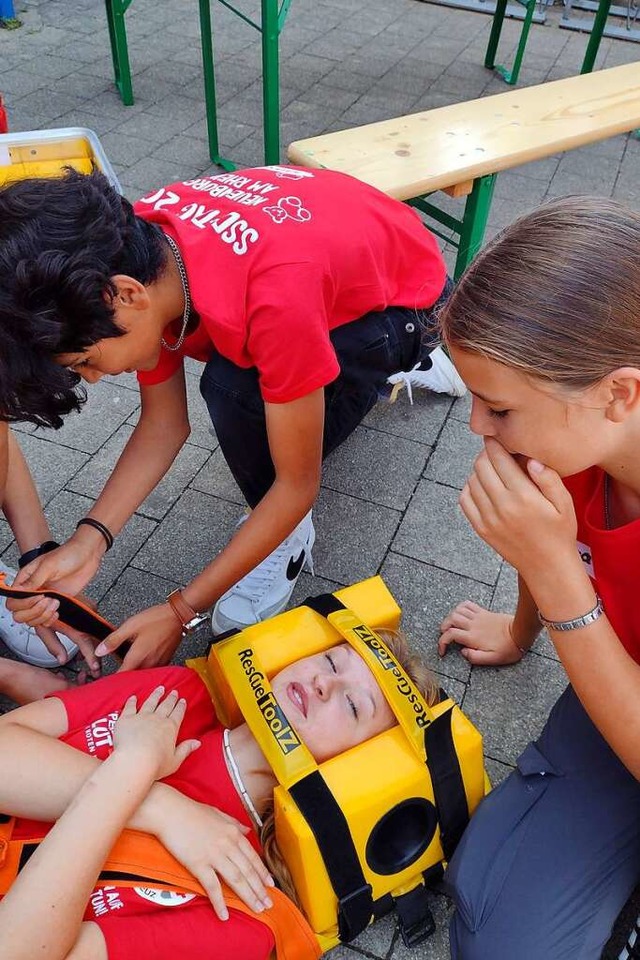 In Neuenburg haben sich 200 der Schle...en &#8222;groen Sanis&#8220; gelernt.  | Foto: Irene Matzarakis