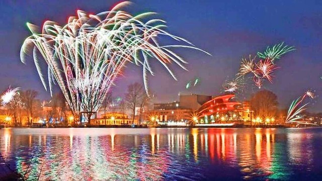 Ihr Blick vom Havelschiff auf das Silvesterfeuerwerk.  | Foto: Weisse Flotte Potsdam