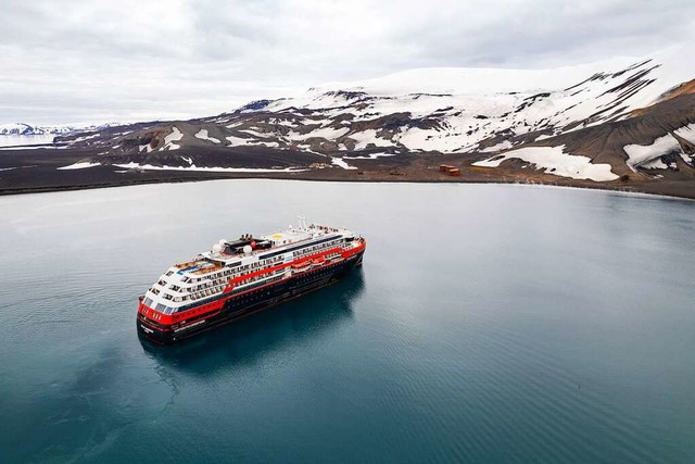 Ein garantiert einmaliges Erlebnis: Ei...ltige Polarreisen entwickelten Schiff.  | Foto: Espen Mills / Hurtigrufen Fotograf