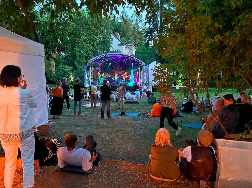 Stimmenkonzerte in familirer Atmosphre im Park des Werkraum Schpflin