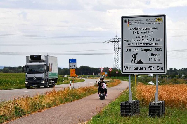 Ein Schild bei Allmannsweier macht auf...rstehenden Einschrnkungen aufmerksam.  | Foto: Wolfgang Knstle