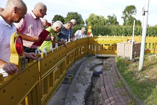 Anwohner parken Wasenweiler Straen zu