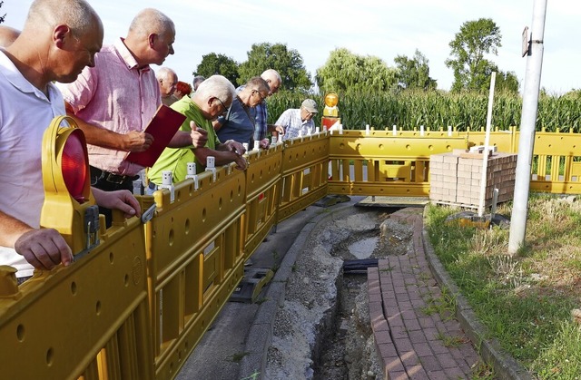 Neben dem Parkproblem informierte Orts...ter anderem  ber den Breitbandausbau.  | Foto: Sophia Ungerland