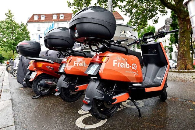 Der Fahrer eines solchen Mietrollers s...ht habe und geflohen sein. Symbolbild.  | Foto: Thomas Kunz