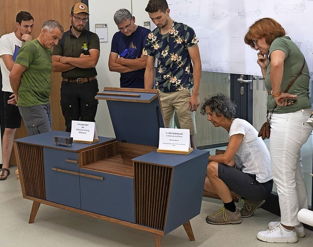 Gesellenstck des Innungsbesten: ein Hifi-Sideboard   | Foto: Volker Mnch