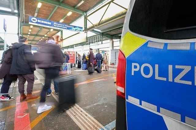 In Baden-Württemberg steigt die Zahl der Straftaten in Zügen