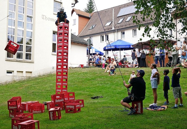 Hoch hinaus geht es beim Kistenstapeln.  | Foto: Eva Korinth