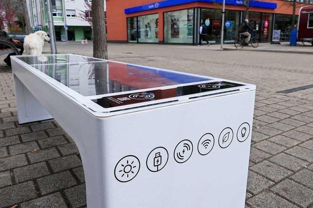 Solarbank als Ladestation fürs Handy am Kenzinger Bolzplatz?