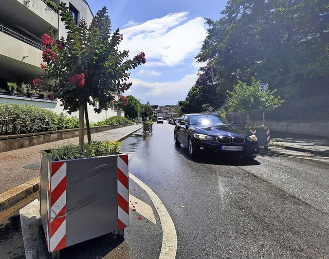 Tagsber halten sich die Autofahrer an...trae, aber nachts heulen die Motoren.  | Foto: Erika Bader