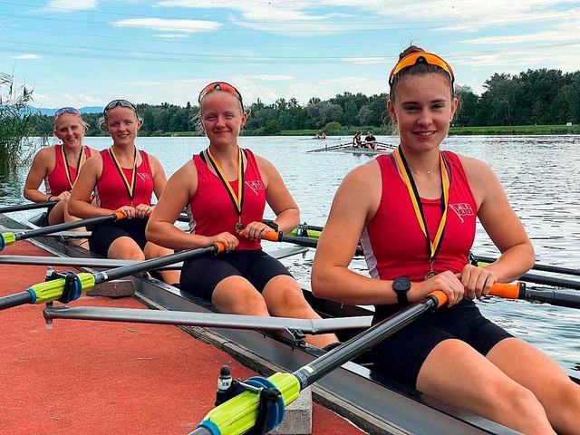 Der Breisacher Doppelvierer der Frauen...andesmeisterschaft die Silbermedaille.  | Foto: privat