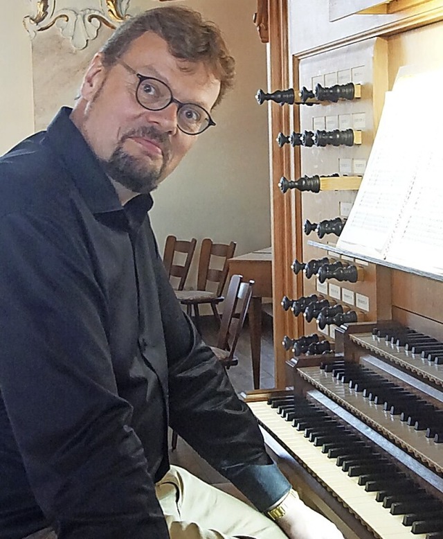 Meister an der Orgel: Sietze de Vries  | Foto: Ilona Hge