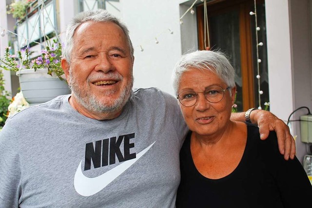 Dietmar und Gabriela Rotzler sind seit...tet &#8211; und  noch immer glcklich.  | Foto: Ralph Lacher