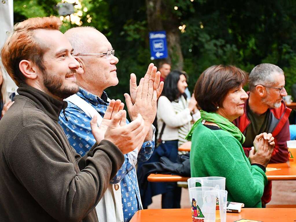 Partystimmung im Rosenfelspark mit Sahra Halgan und ADG7