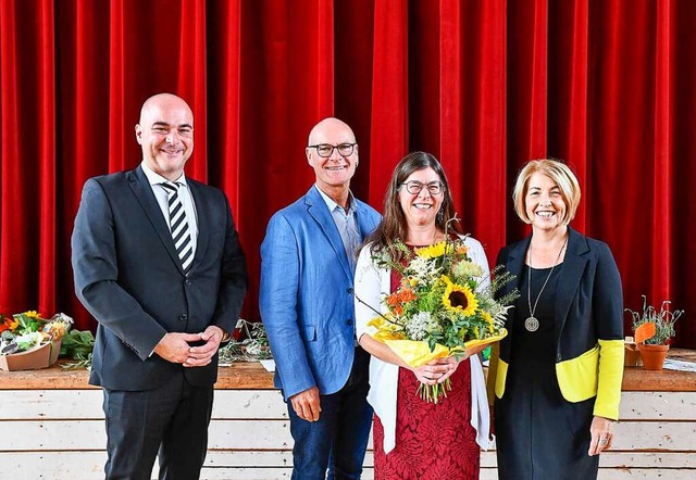 Marion Wenglein (Zweite von rechts) is...bara Bundschuh vom Schulamt Offenburg.  | Foto: Endrik Baublies