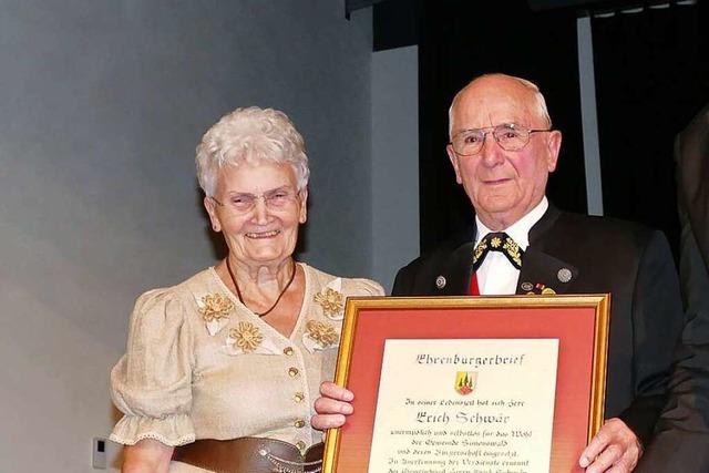 Historisches in die Zukunft retten: Erich Schwär tut das und ist jetzt Ehrenbürger in Simonswald