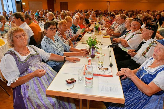 Gedankenverloren lauschte das Publikum den alten Weisen.  | Foto: Dieter Erggelet