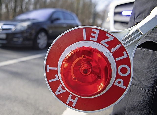 237 Personen und 121 Fahrzeuge wurden ...ion &#8222;Flashpoint&#8220; berprft  | Foto: Sebastian Gollnow (dpa)