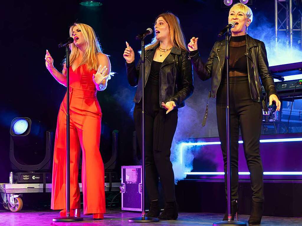 Beatrice Egli und ihre Band sowie Reiner Kirsten erfllten alle Wnsche der Schlagerfans beim Open Air in Bad Krozingen.