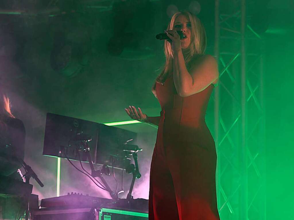 Beatrice Egli und ihre Band sowie Reiner Kirsten erfllten alle Wnsche der Schlagerfans beim Open Air in Bad Krozingen.