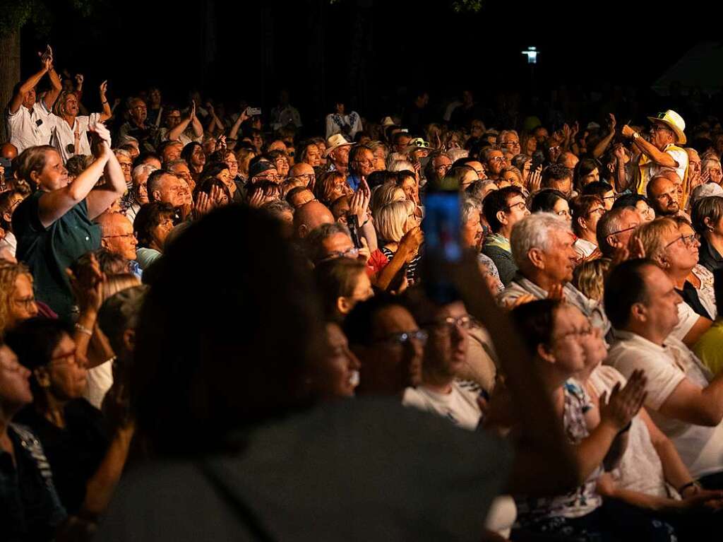 Beatrice Egli und ihre Band sowie Reiner Kirsten erfllten alle Wnsche der Schlagerfans beim Open Air in Bad Krozingen.