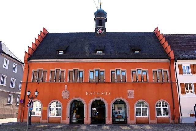 Wer zieht ins Kenzinger Rathaus ein? A... wird ein neuer Brgermeister gewhlt.  | Foto: Siegfried Gollrad