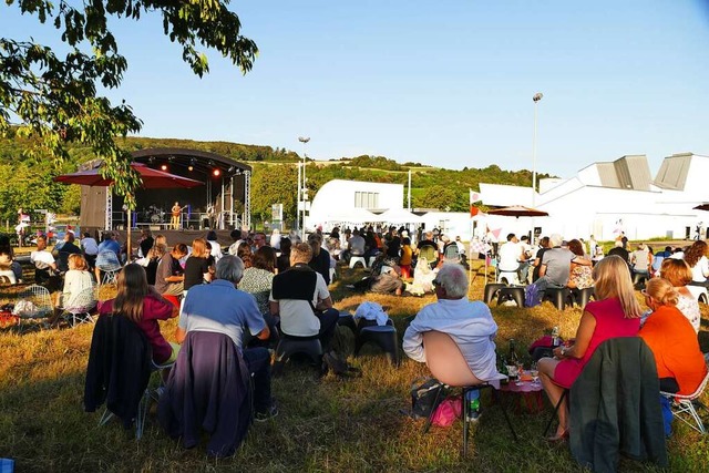 Rund 2000 Besucherinnen und Besucher w...rabends zu Gast auf dem Vitra Campus.   | Foto: Katrin Fehr