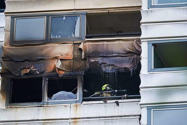 Feuer im Hochhaus: Zwei Menschen springen in Berlin in den Tod