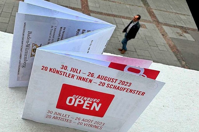 Offenburg Open: Das Programmheft samt ...h die Stadt passt in jede Hosentasche.  | Foto: helmut Seller