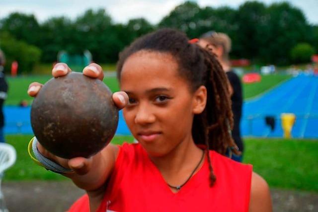 200 Leichtathleten messen sich beim Nachtmeeting in Rheinfelden