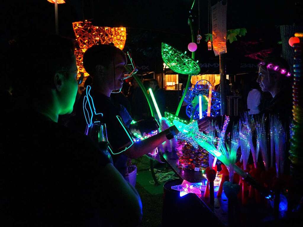 Leuchtende Accessoires waren der Renner beim Lichterfest.