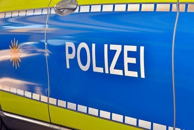 26-Jähriger attackiert in Freiburg einen Polizisten und demoliert Streifenwagen