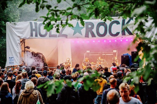 Das Holzrock Open Air im Sengelen-Wldchen war gut besucht.  | Foto: Ansgar Taschinski