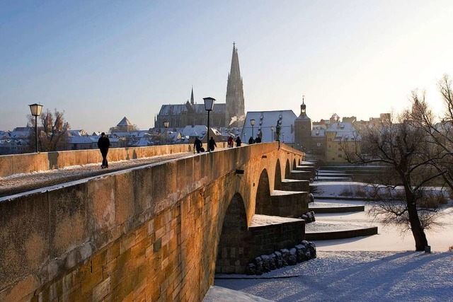 Regensburg verwandelt sich im Winter in eine wunderschne Mrchenstadt.  | Foto: Altrofoto