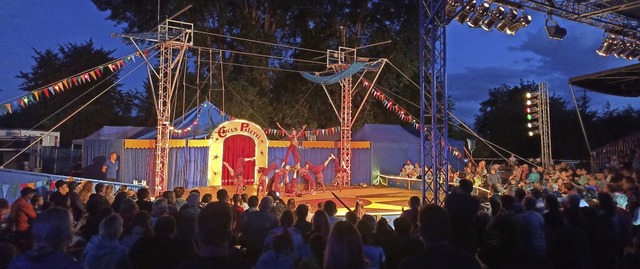 Akrobatik, Show und Spa vor hunderten...nd beim Circus Paletti in Herbolzheim   | Foto: Ruth Seitz
