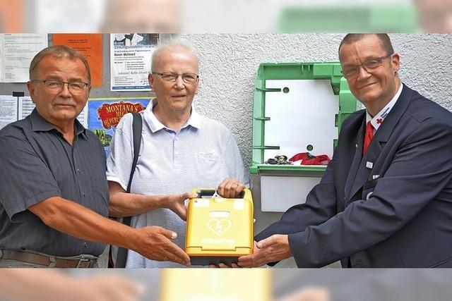 Wollbach bekommt zweiten Defibrillator