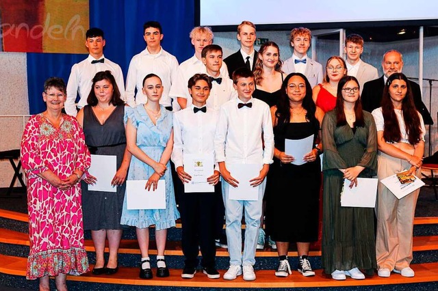 Der erste Realschul-Abschlussjahrgang der FES in Mllheim  | Foto: Claudia Schfer