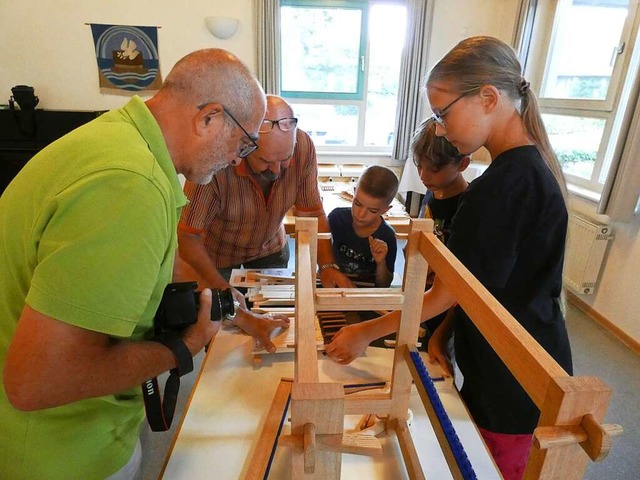 Wie baut man eine Orgel? Bei einem Wor...nd Teilnehmer an einem eigenen Modell.  | Foto: Kirchengemeinde Meienheim